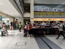 Elias Mall (D18), Retail #566928371